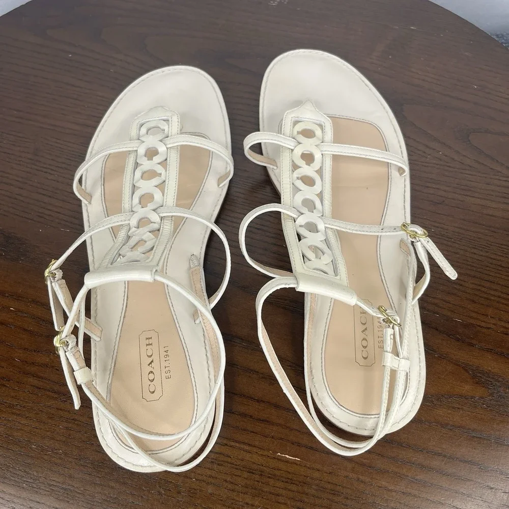 Coach thong owned detail